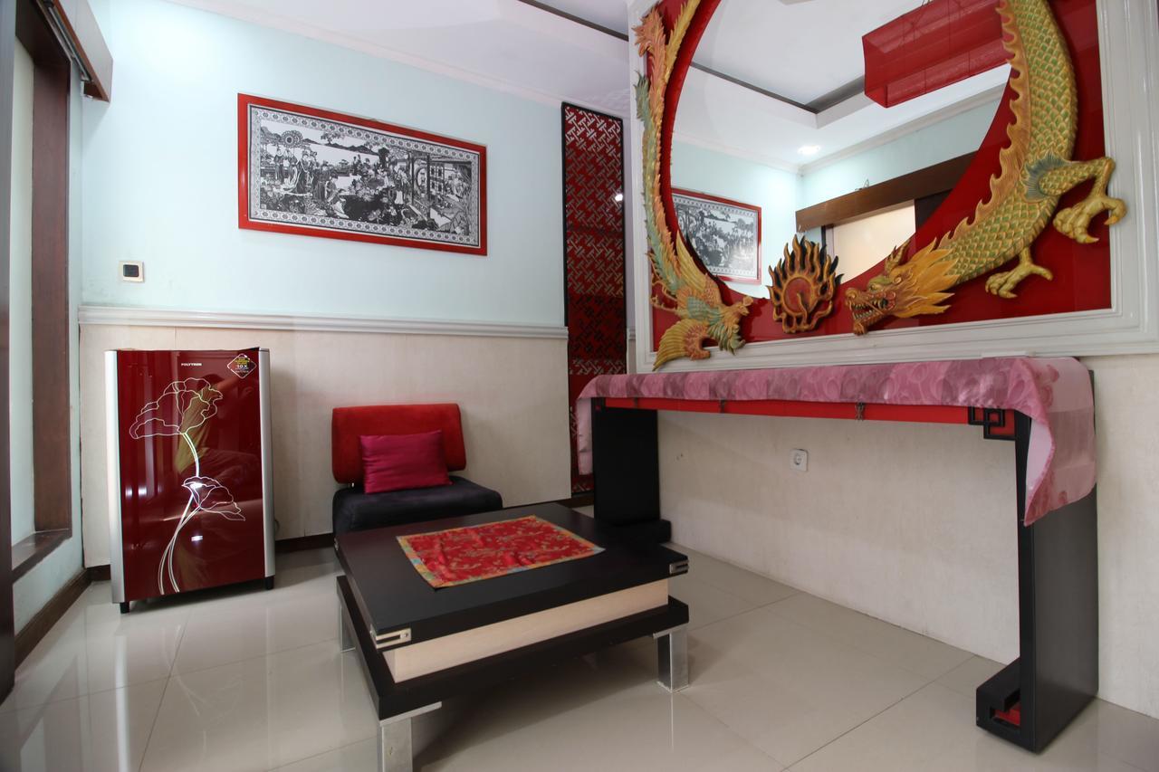 Reddoorz Plus Near Tugu Jogja 2 Yogyakarta Ngoại thất bức ảnh