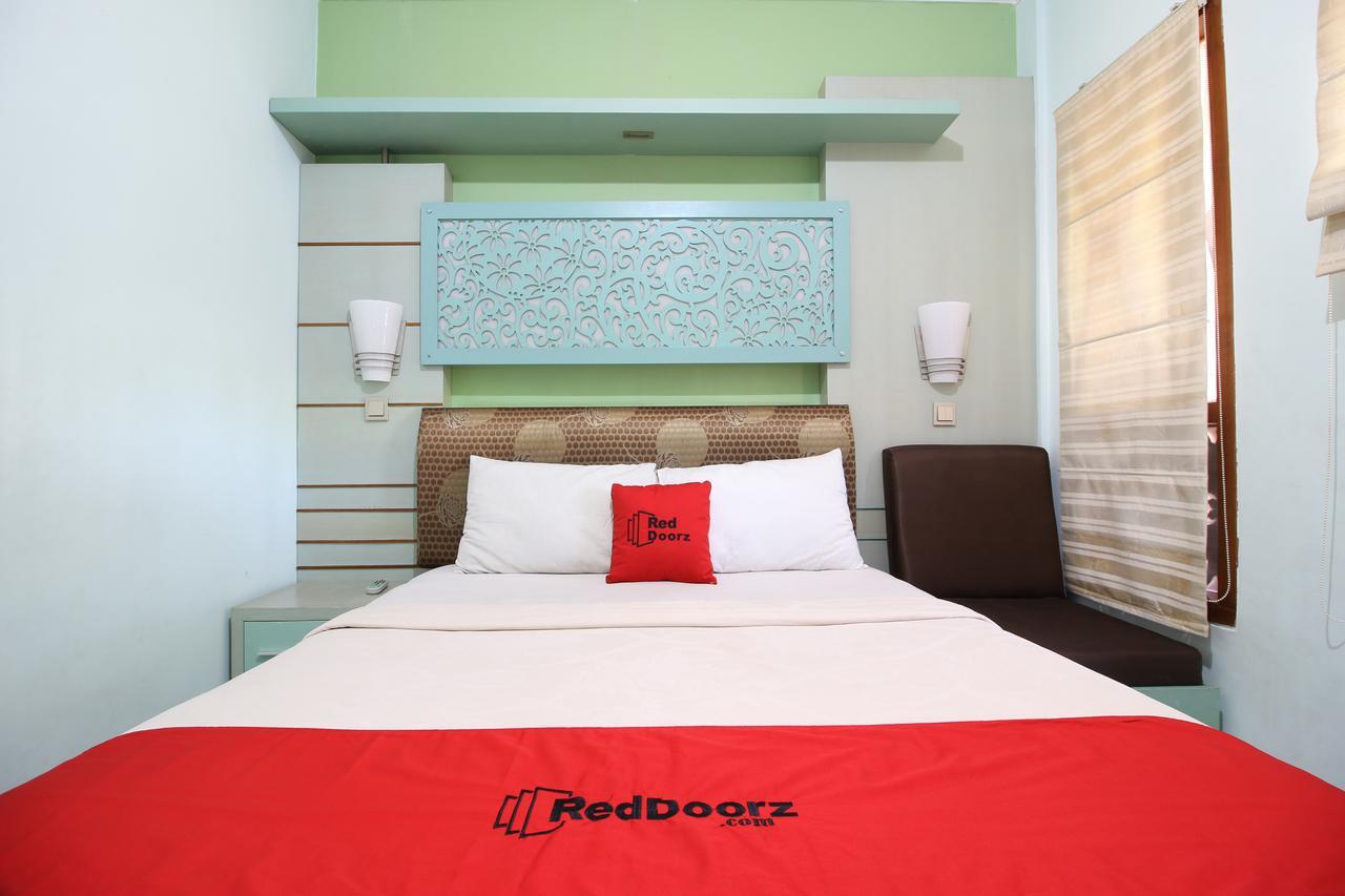 Reddoorz Plus Near Tugu Jogja 2 Yogyakarta Ngoại thất bức ảnh