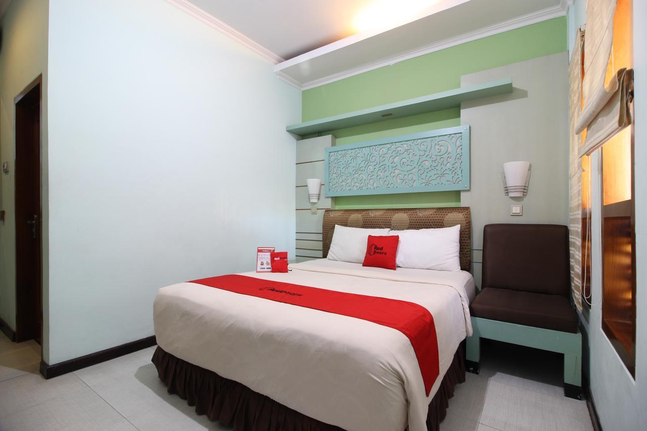 Reddoorz Plus Near Tugu Jogja 2 Yogyakarta Ngoại thất bức ảnh