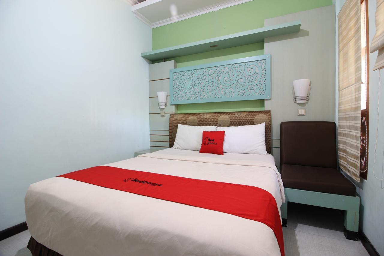 Reddoorz Plus Near Tugu Jogja 2 Yogyakarta Ngoại thất bức ảnh
