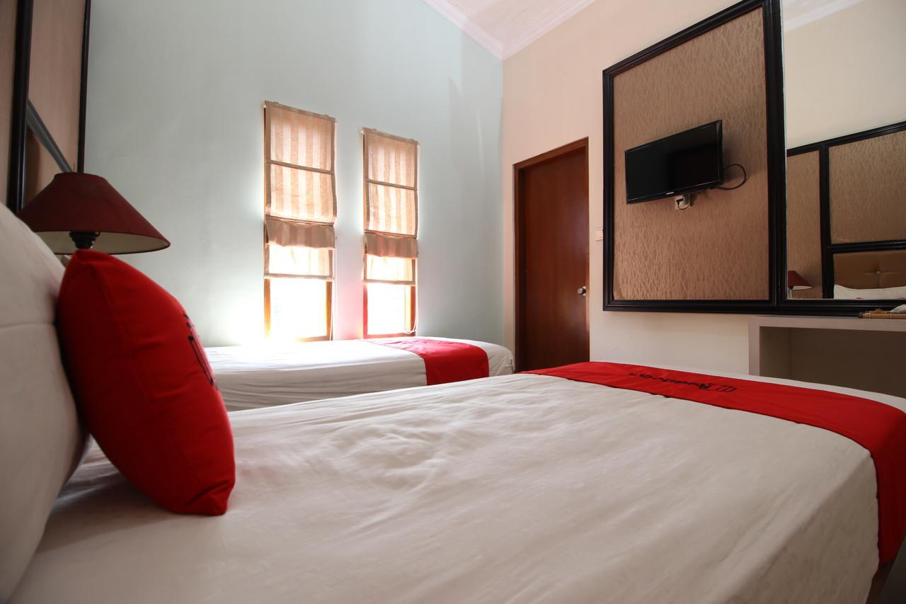 Reddoorz Plus Near Tugu Jogja 2 Yogyakarta Ngoại thất bức ảnh