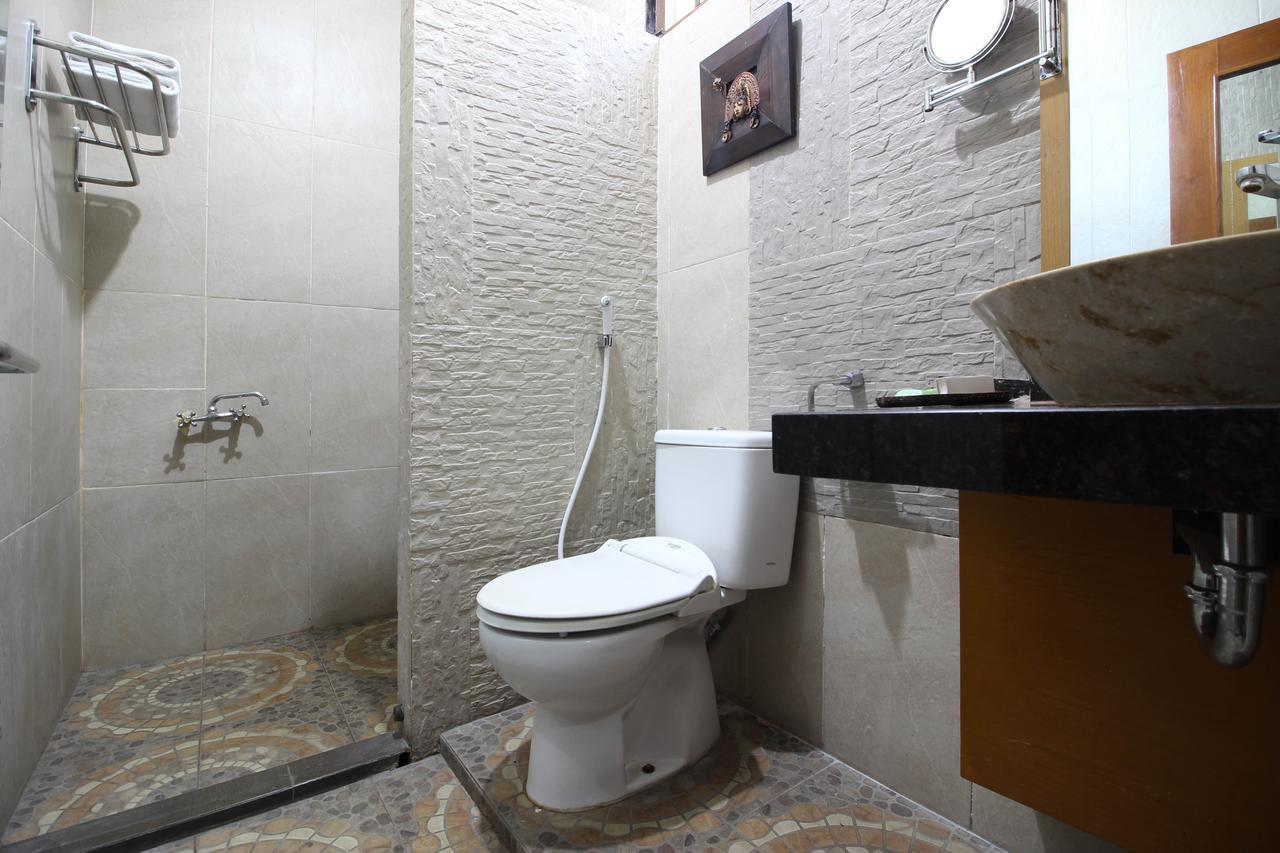 Reddoorz Plus Near Tugu Jogja 2 Yogyakarta Ngoại thất bức ảnh