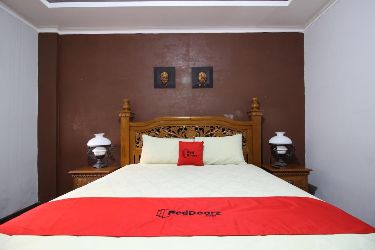Reddoorz Plus Near Tugu Jogja 2 Yogyakarta Ngoại thất bức ảnh