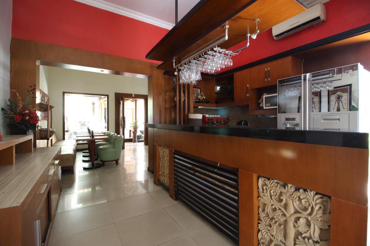 Reddoorz Plus Near Tugu Jogja 2 Yogyakarta Ngoại thất bức ảnh