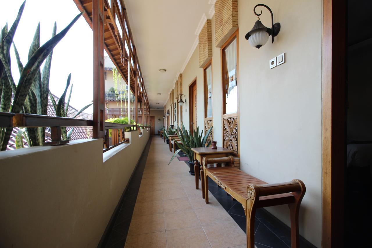 Reddoorz Plus Near Tugu Jogja 2 Yogyakarta Ngoại thất bức ảnh